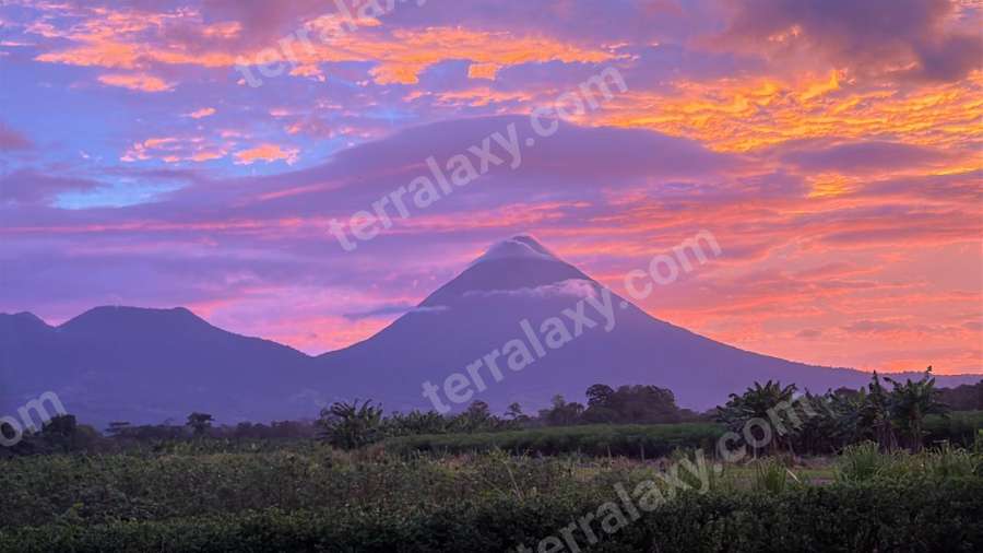 Lotes en La Fortuna en preventa con Vista al Volcán 360m2