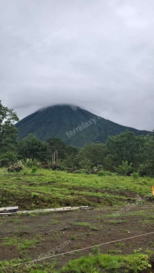 Quintas y Lotes en Venta con Vista al Volcán en La Fortuna a 4min' de Baldi