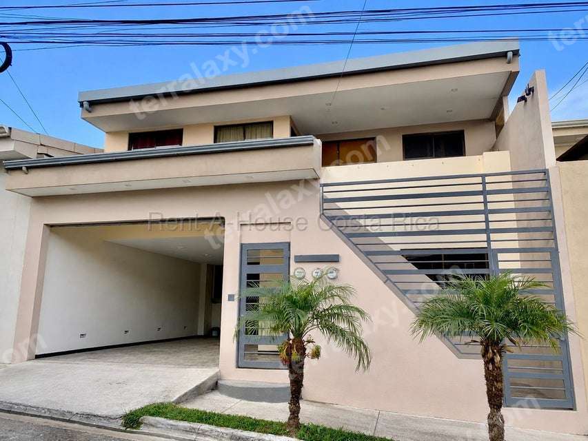 Venta de Casa con 2 Apartamentos en San Diego, La Unión. RAH 27-78