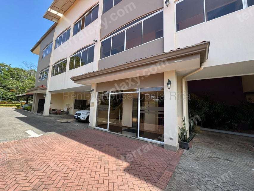 Alquiler de Apartamento AMUEBLADO en Escazú-San Rafael. RAH 27-32