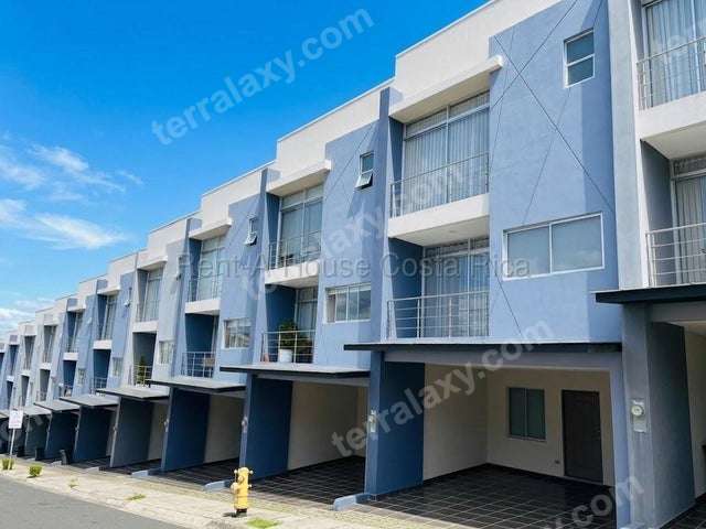 Venta de Casa en Santo Domingo-San Miguel, Heredia. RAH 27-483