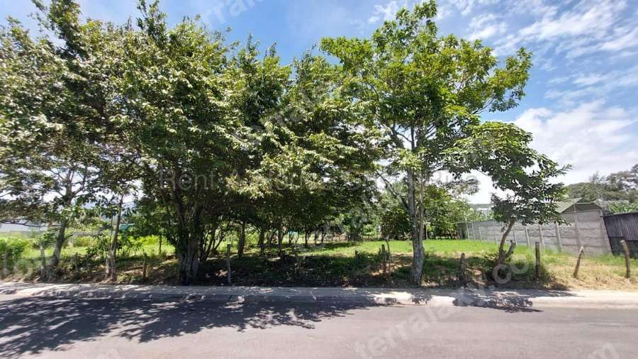 Venta de Lote en Piedades de Santa Ana. RAH 27-5