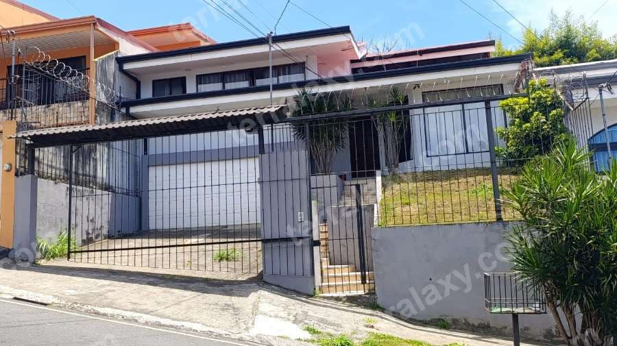 VENTA DE CASA EN AYARCO SUR DE CURRIDABAT