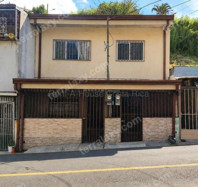 Venta de Casa de dos niveles en Heredia. RAH 27-356