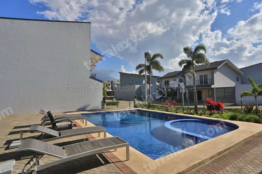 Alquiler de Casa en San Rafael de Escazú. RAH 27-385