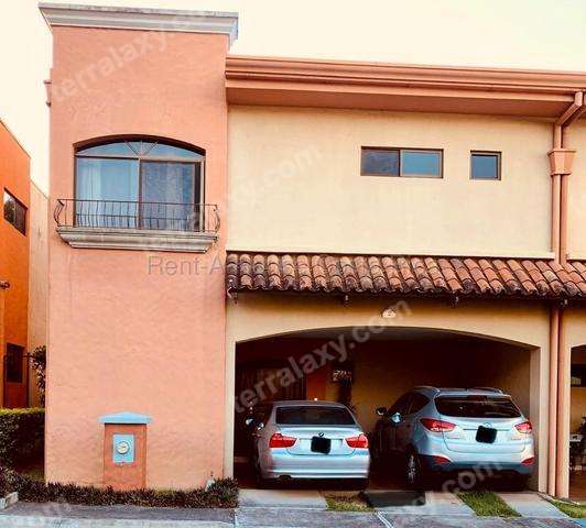Venta de Casa en Condominio Brasil de Santa Ana. RAH 27-467