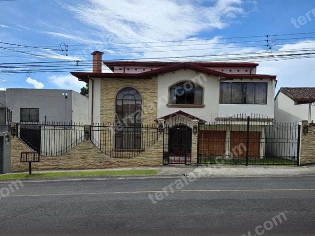 Venta de Casa de Lujo en Curridabat. RAH 27-97