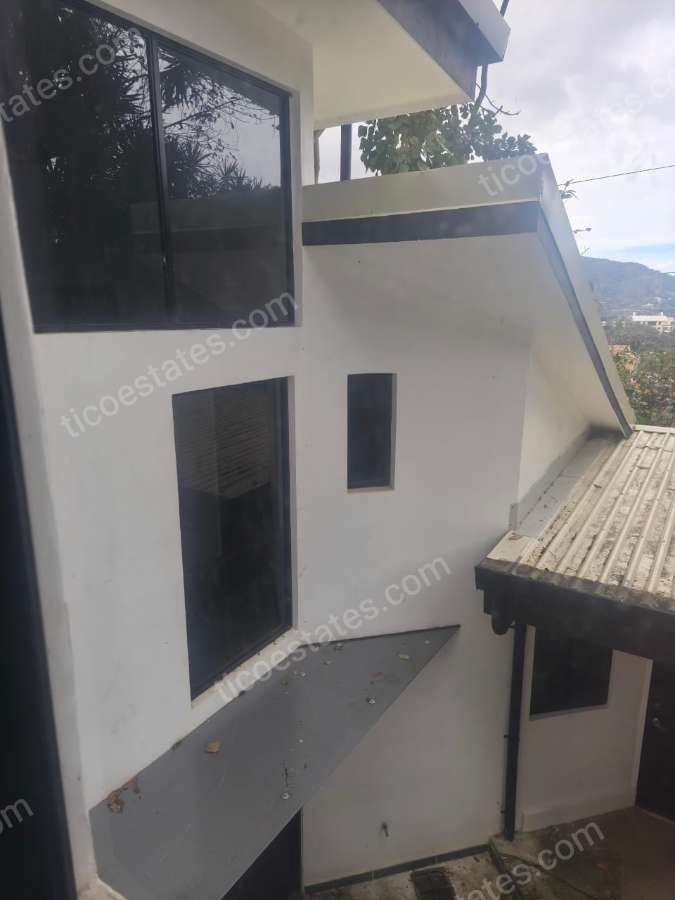 CASA EN VENTA | ESCAZÚ