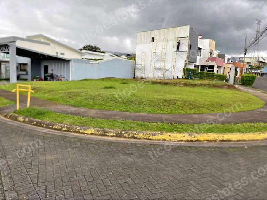 LOTE ESQUINERO EN VENTA | CONDOMINIO TRES RÍOS