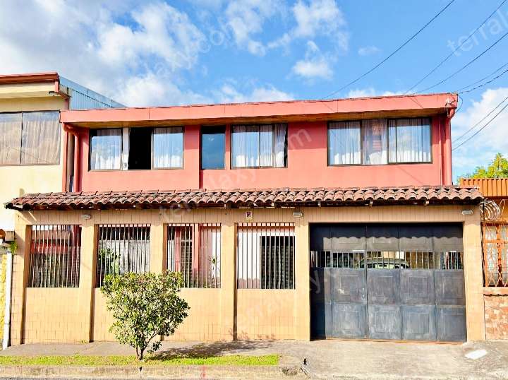 PRECIO DE OPORTUNIDAD! DOS CASAS INDEPENDIENTES EN VENTA