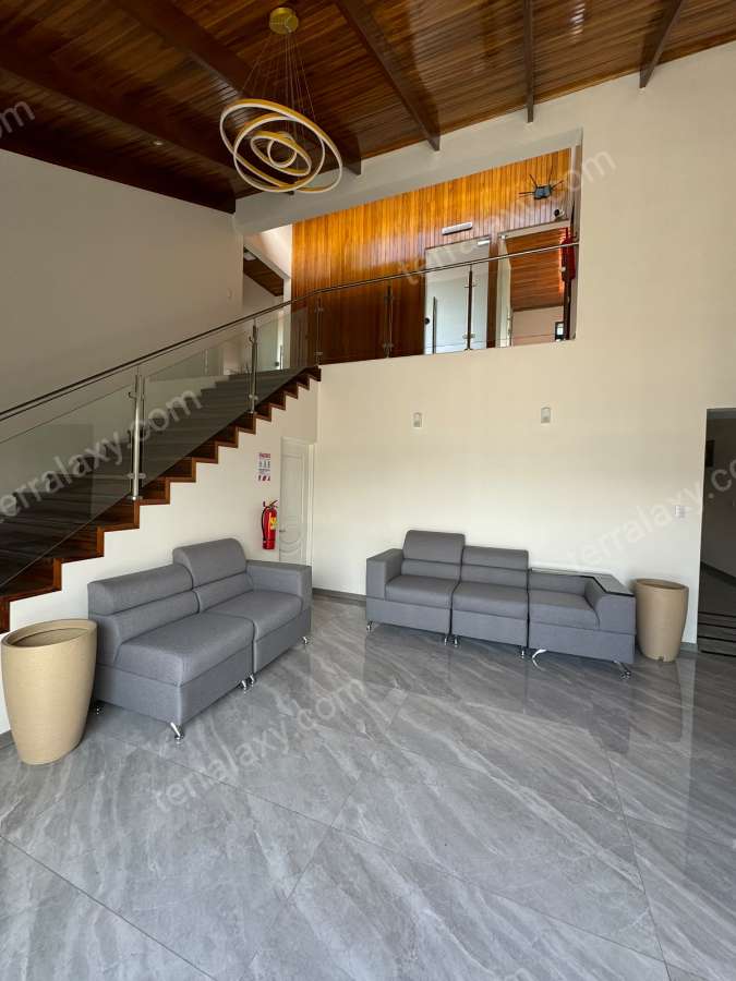 INMUEBLE COMPLETO EN ALQUILER | OFICINAS Y CENTRO DE OPERACIONES