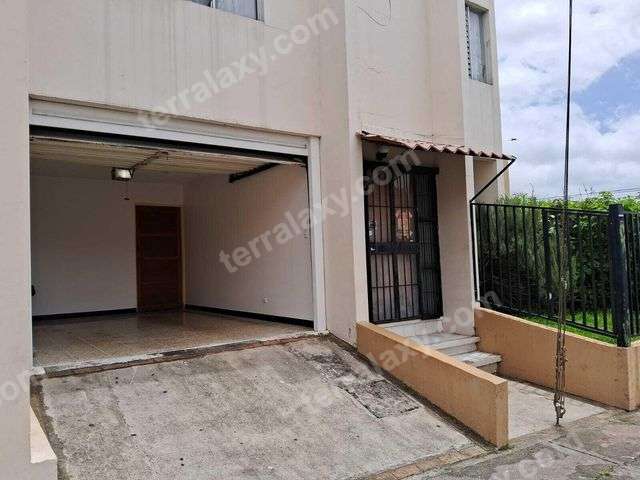 Venta de Casa en Uruca, San José. RAH 27-533