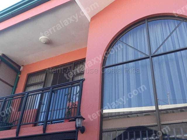 Alquiler de Cómodo Apartamento en San Rafael de Escazú. RAH 27-568