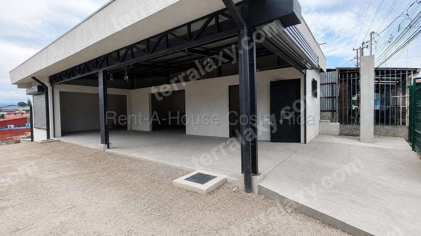 Venta de Local Comercial en Tibás-Cinco Esquinas. RAH 27-667