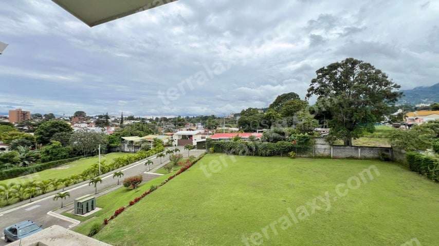 Venta de PENTHOUSE en San Rafael de Escazú. RAH 27-698