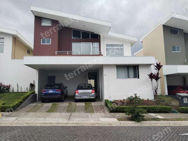 Venta de Casa en Montes de Oca-Sabanilla. RAH 27-675