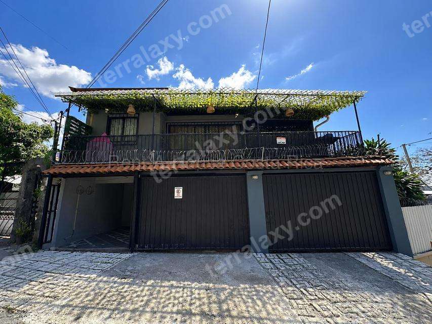 Venta de Casa AMUEBLADA en Santa Ana. RAH 27-146