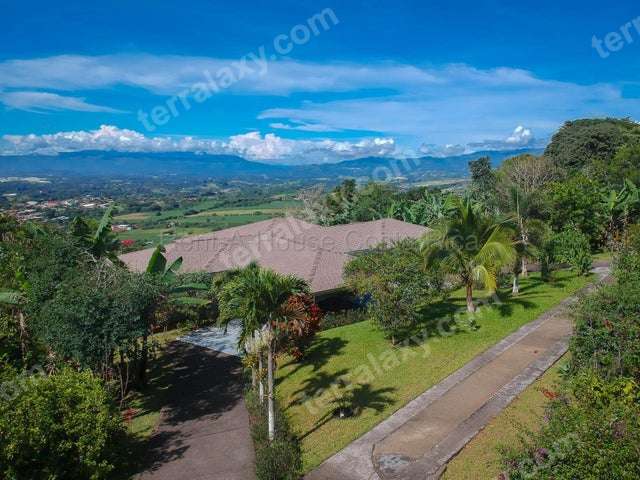 Venta de Casa AMUEBLADA en Poás-Carrillos de Alajuela. RAH 27-491