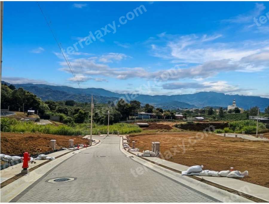 VENDO LOTE EN CONDOMINIO EN TRES RÍOS-LA UNIÓN DE CARTAGO.