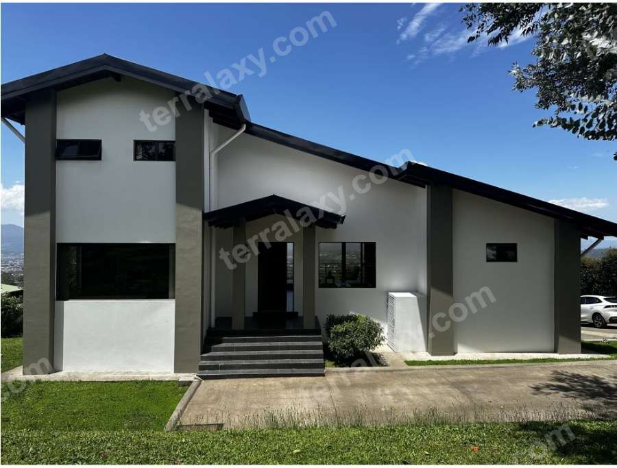 VENDO CASA EN BARVA DE HEREDIA.